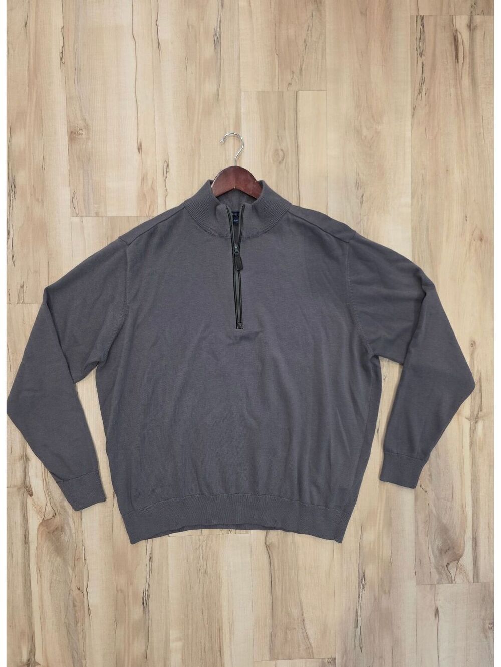 Devon & Jones Men's Medium Gray Pullover Sweater with Half-Zip Collar